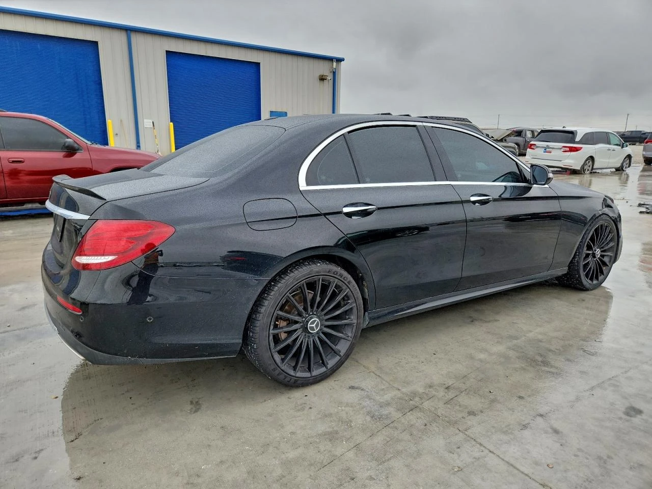 Mercedes-Benz E 300 AMG* PACK* BURMESTER* ПОДГРЕВ* КАМЕРА* КЕЙЛЕС*  - изображение 2