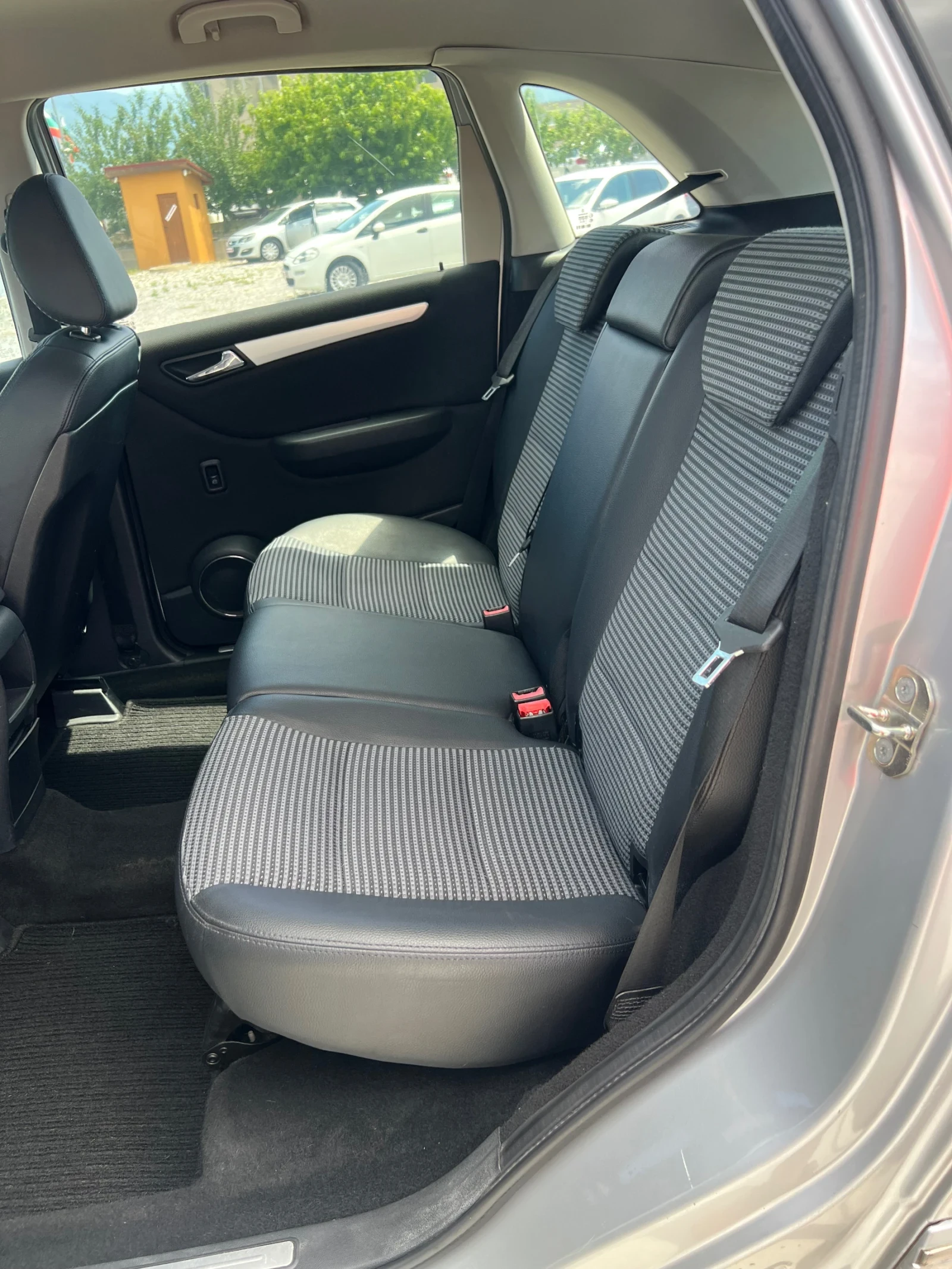 Mercedes-Benz B 200 2.0cdi , снимка 12 - Автомобили и джипове - 53744905