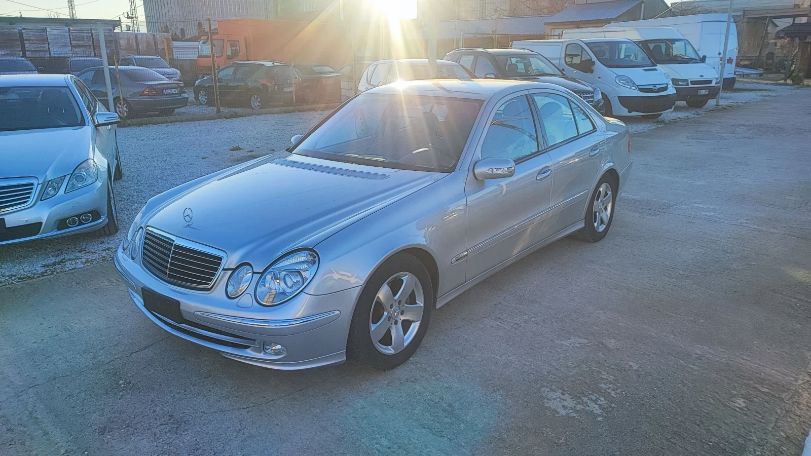 Mercedes-Benz E 270 CDI AVANTGARDE , снимка 3 - Автомобили и джипове - 53904911
