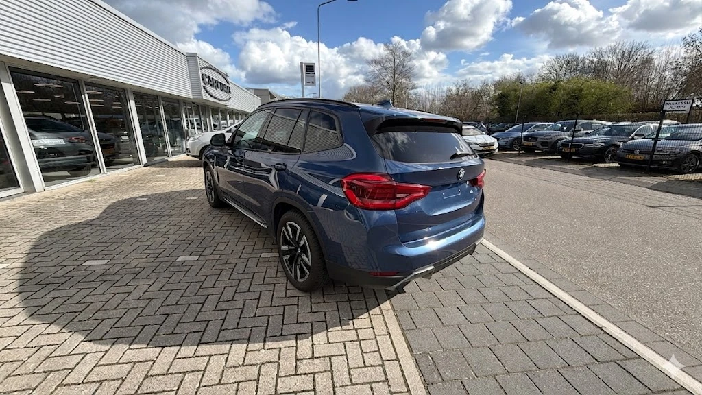 BMW iX3, снимка 4 - Автомобили и джипове - 53960878