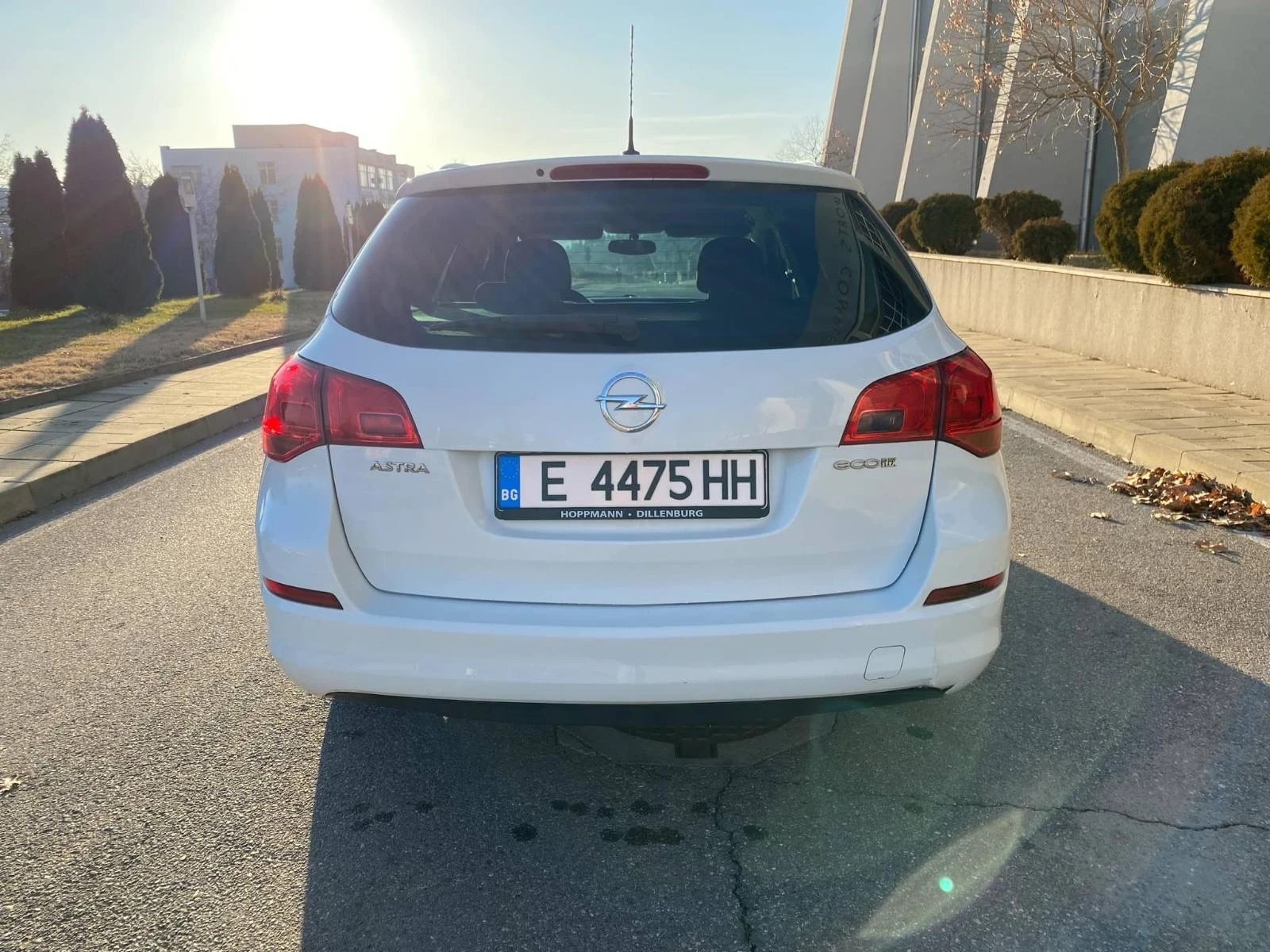 Opel Astra 1.4 101 ks gas, снимка 2 - Автомобили и джипове - 54205867