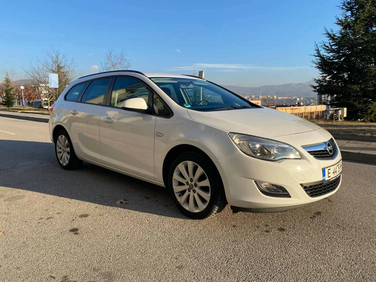 Opel Astra 1.4 101 ks gas, снимка 5 - Автомобили и джипове - 54205867