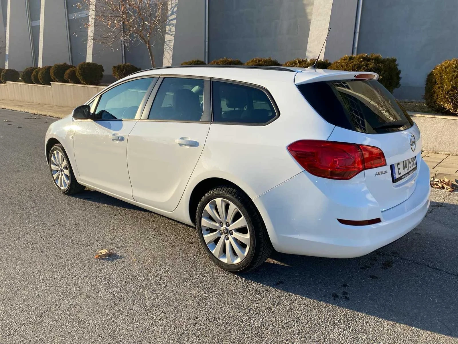 Opel Astra 1.4 101 ks gas, снимка 3 - Автомобили и джипове - 54205867