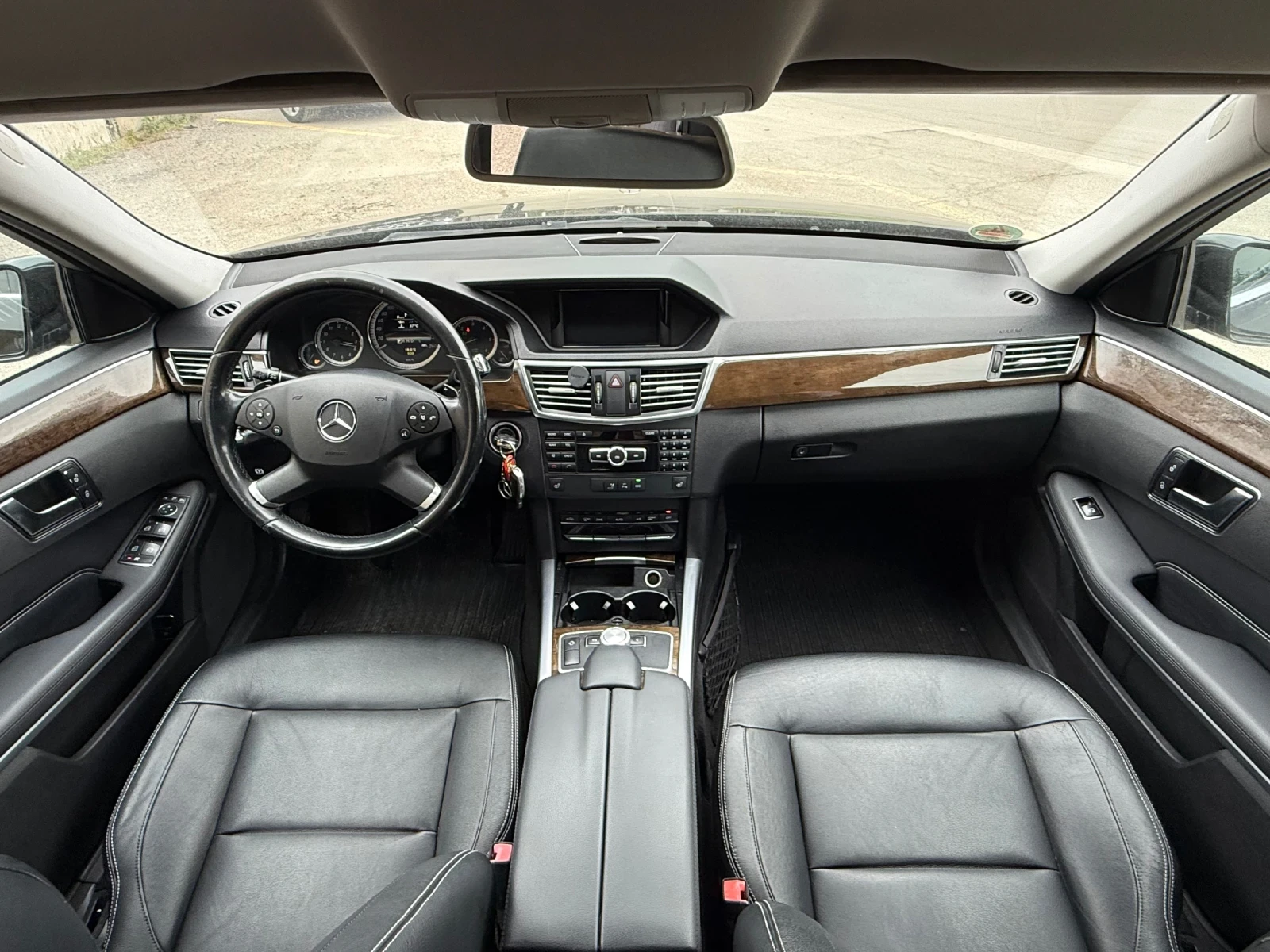 Mercedes-Benz E 300 ДИСТРОНИК/МЪРТВА ЗОНА/СПОРТ САЛОН/СУПЕРВИЗИЯ, снимка 7 - Автомобили и джипове - 54215418
