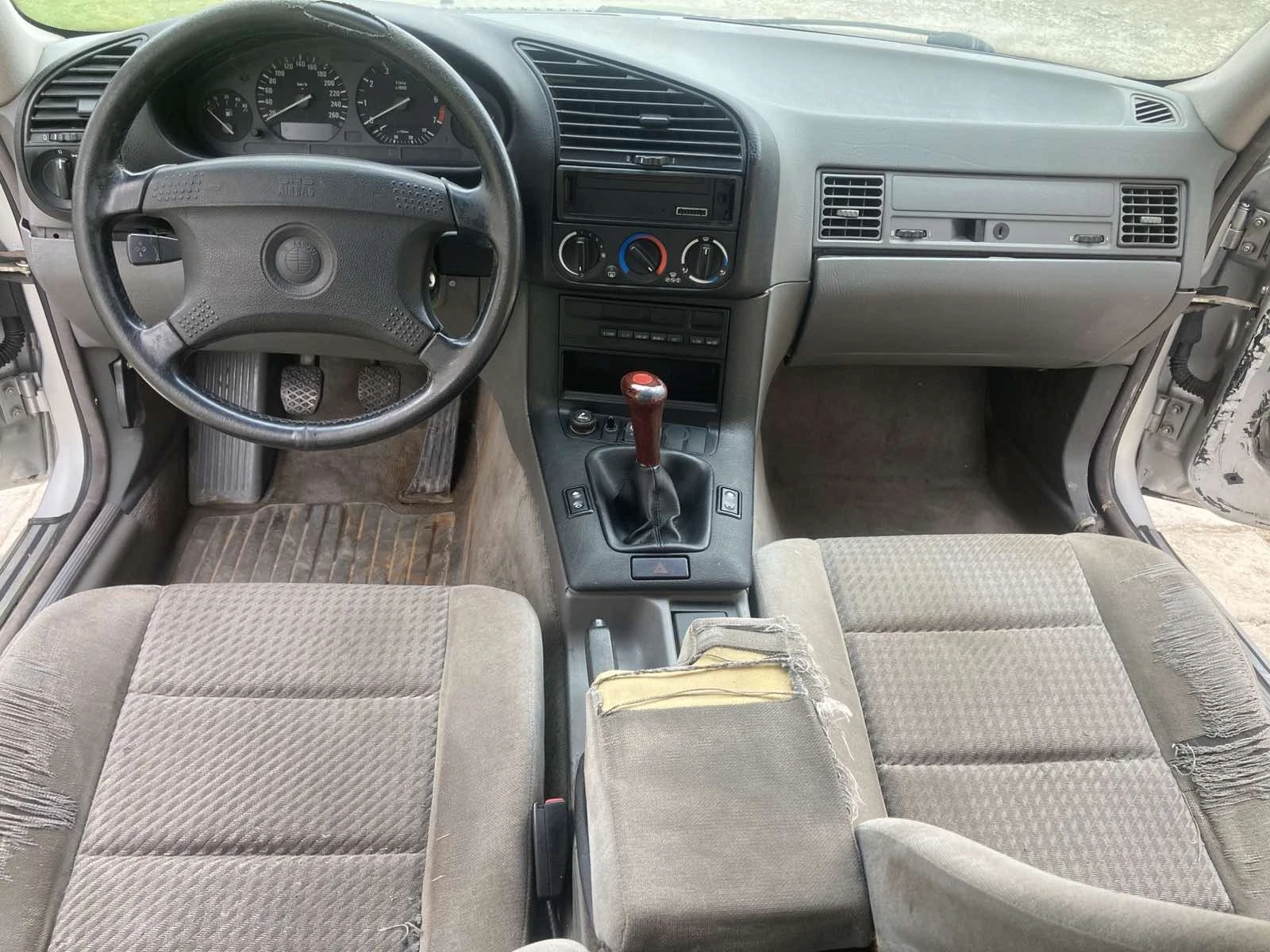 BMW 320 Is Купе Бензин Клима Топ Цена, снимка 8 - Автомобили и джипове - 54261394