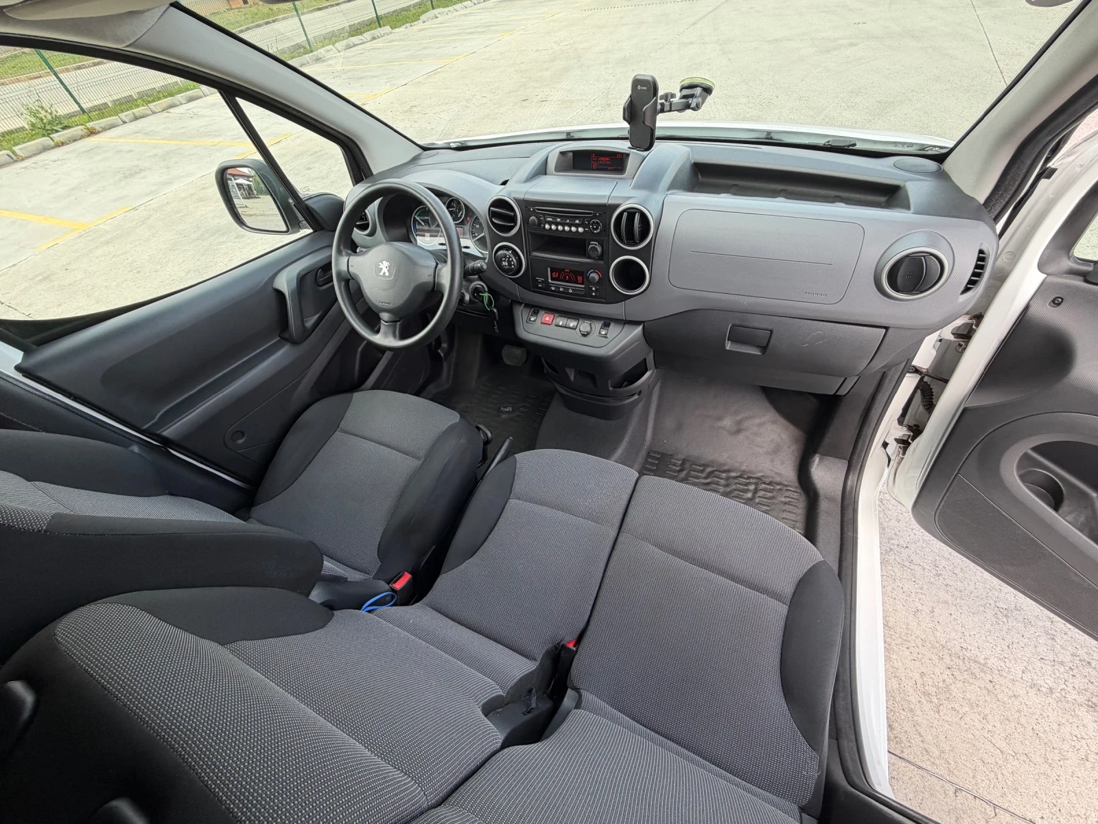 Peugeot Partner Electric Austria, снимка 10 - Автомобили и джипове - 54654860