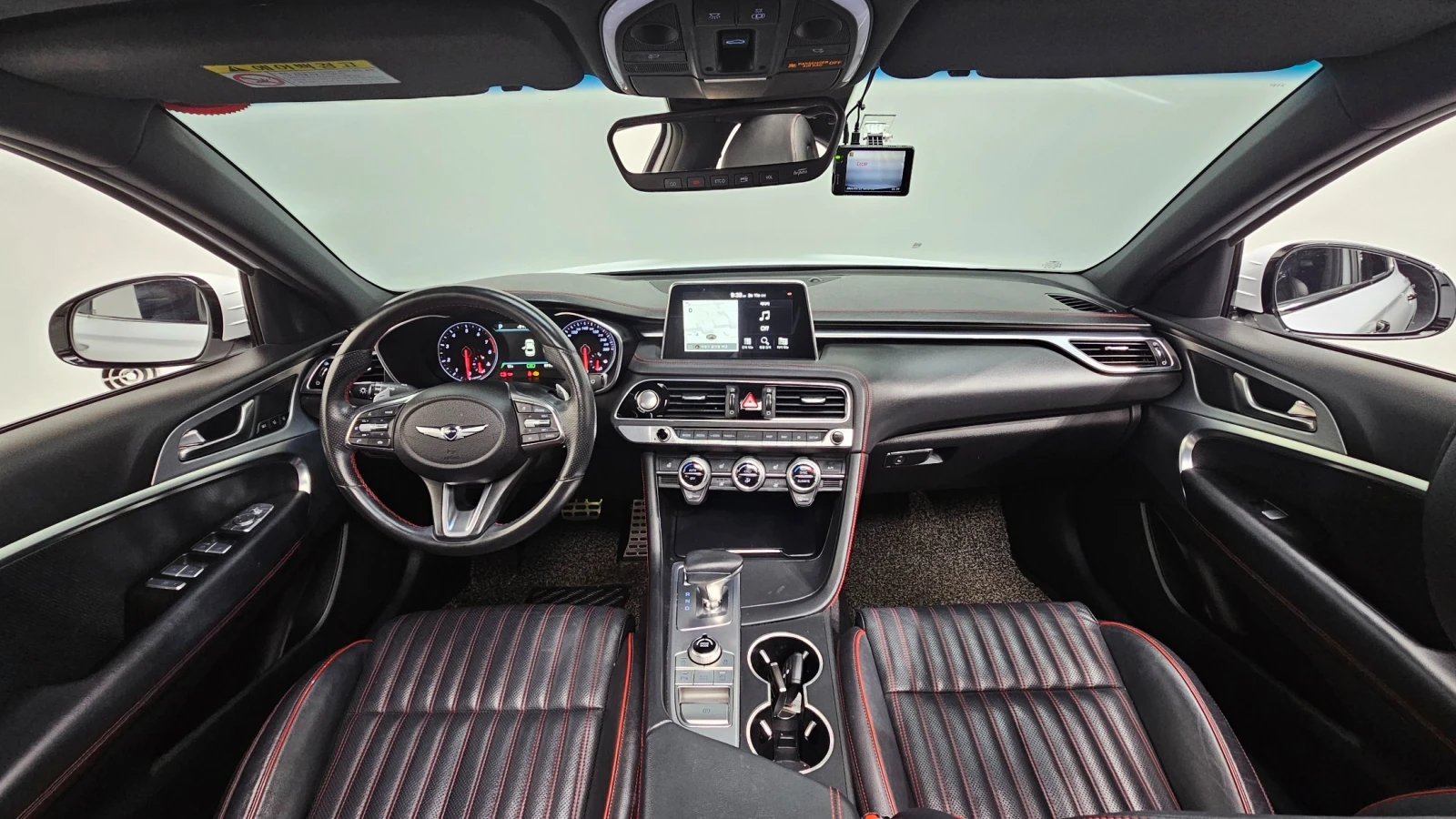 Genesis G70 : 2.0T Sport Package | Panorama | HUD | Lexicon, снимка 6 - Автомобили и джипове - 54895138