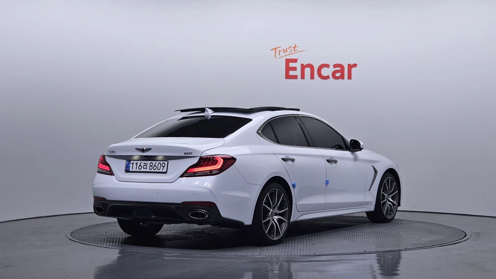 Genesis G70 : 2.0T Sport Package | Panorama | HUD | Lexicon, снимка 2 - Автомобили и джипове - 54895138