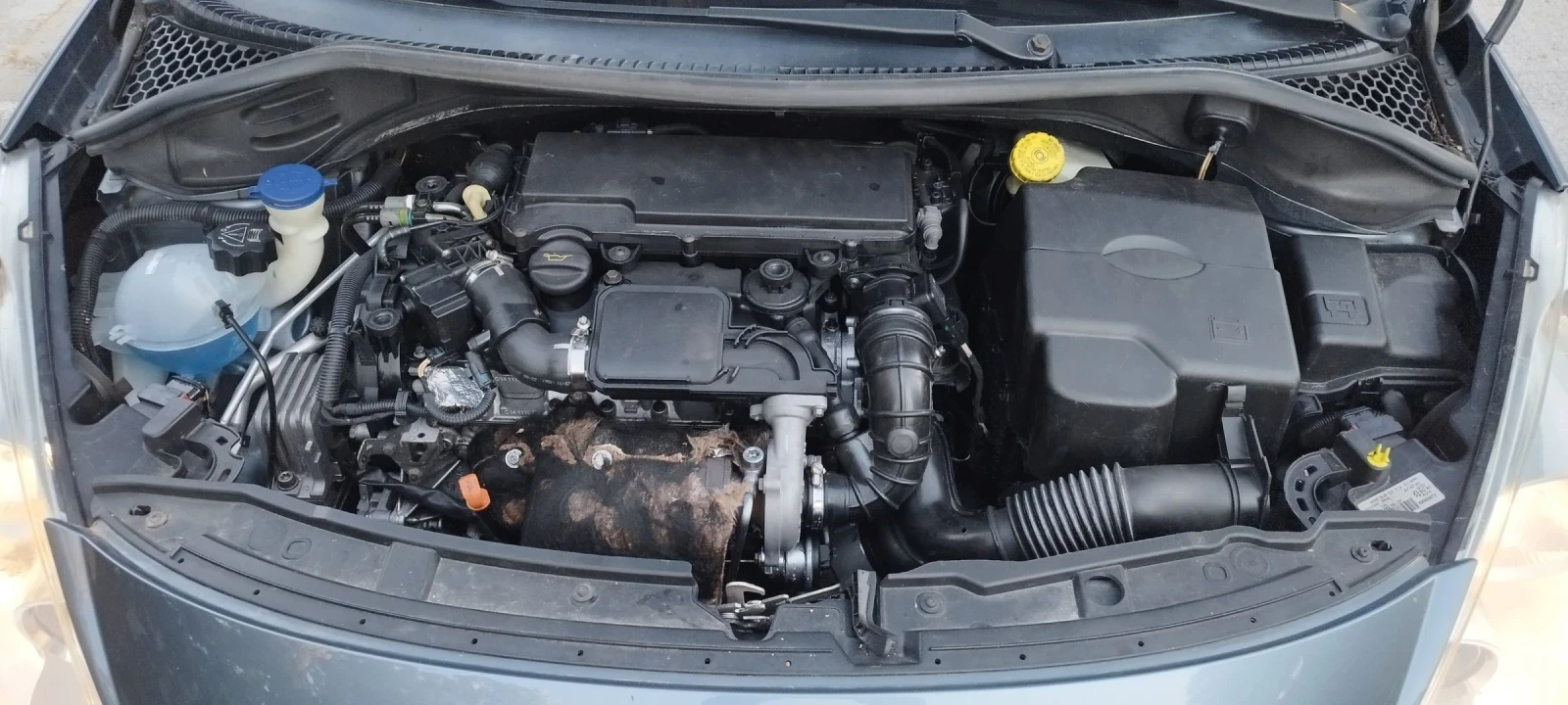 Peugeot 207, снимка 16 - Автомобили и джипове - 54999586