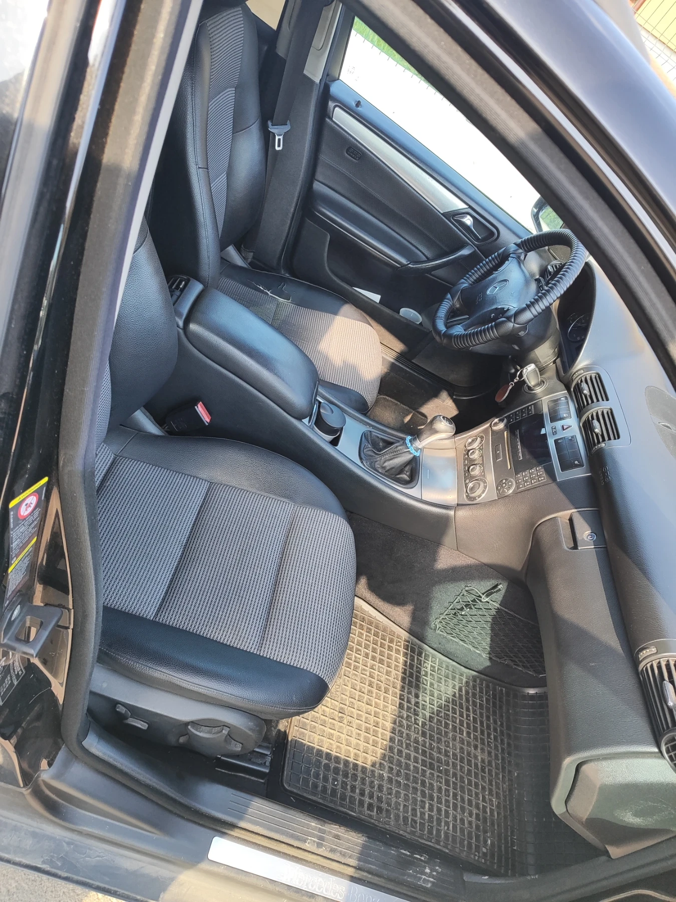 Mercedes-Benz C 180 Kompressor, снимка 7 - Автомобили и джипове - 55386878