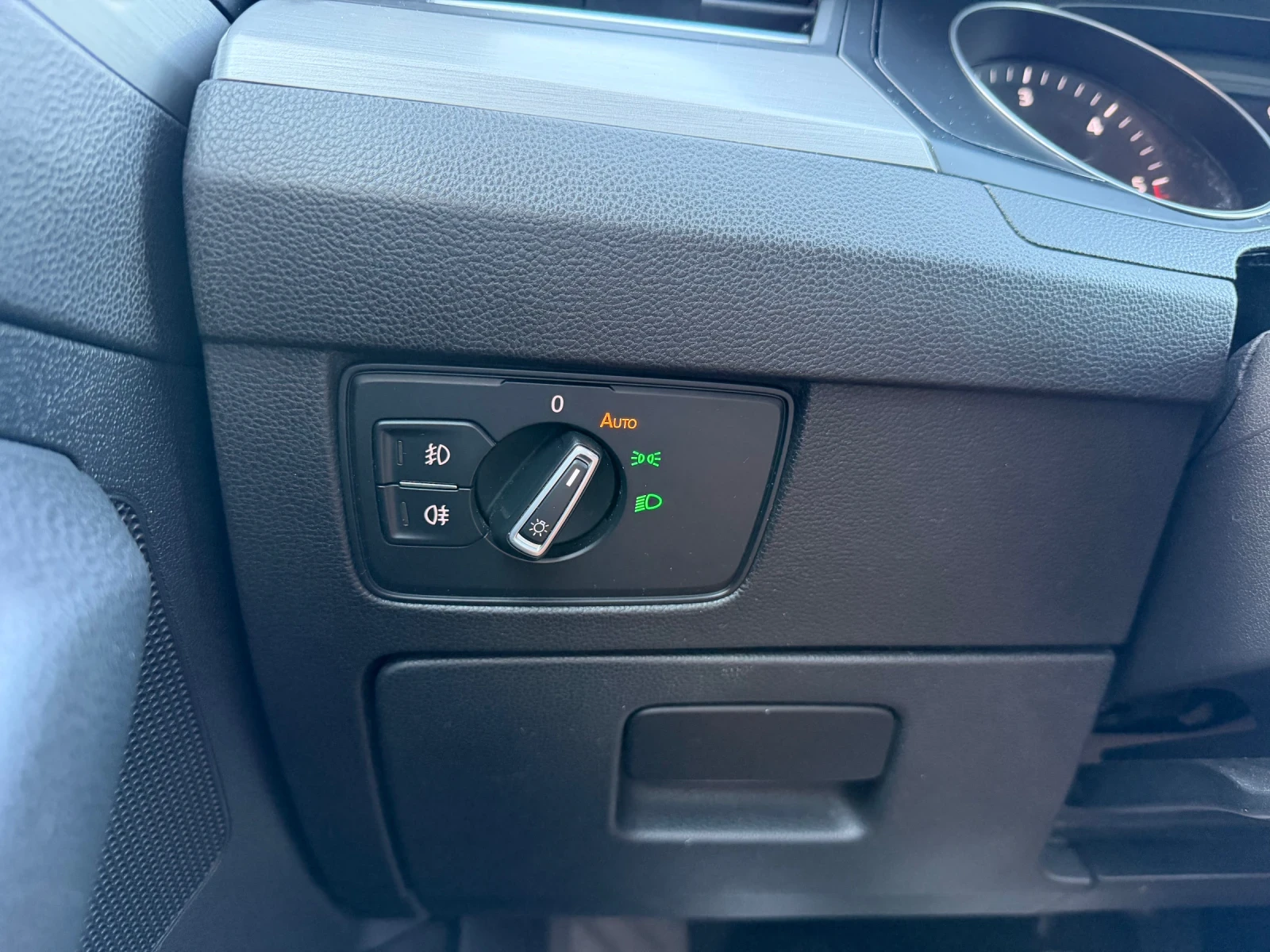VW Passat 2.0TDI* * LED* Automatic DSG* DISTRONIC* NAVI, снимка 4 - Автомобили и джипове - 55424578