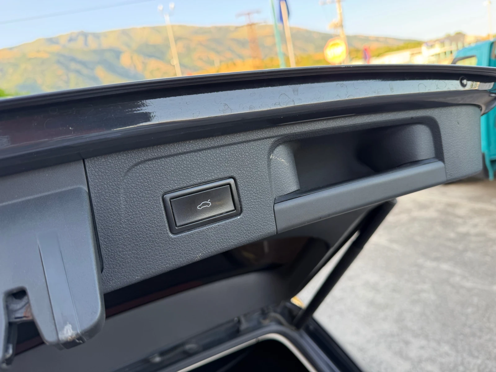 VW Passat 2.0TDI* * LED* Automatic DSG* DISTRONIC* NAVI, снимка 13 - Автомобили и джипове - 55424578