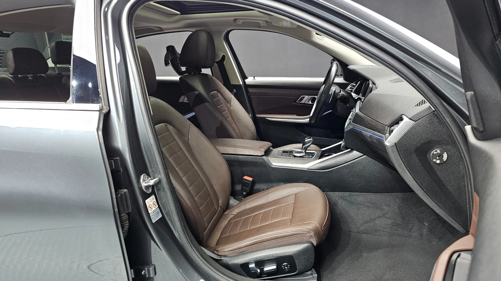 BMW 330 330i xDrive Luxury, снимка 10 - Автомобили и джипове - 55943060