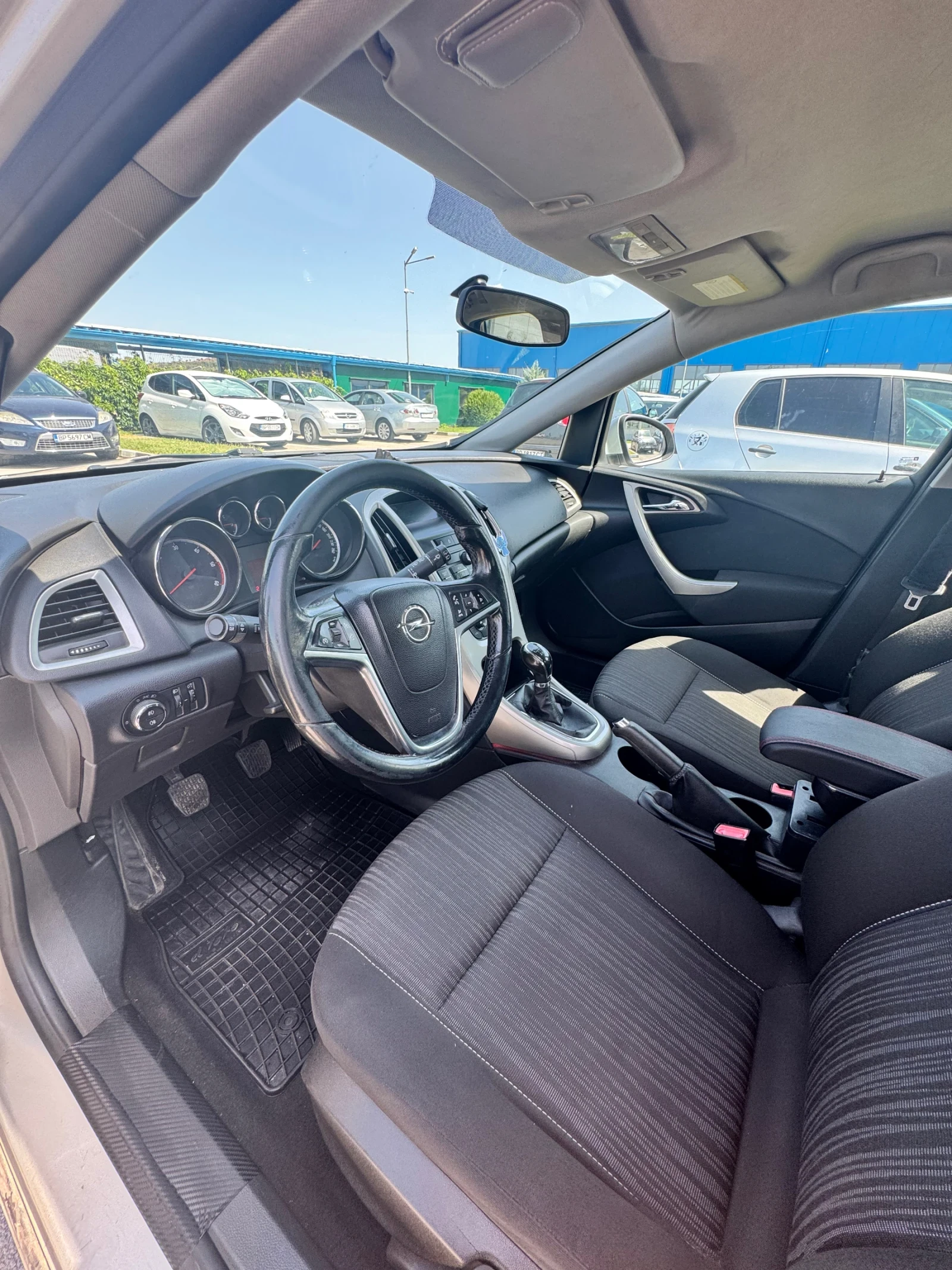 Opel Astra 1.7 CDTI, снимка 8 - Автомобили и джипове - 56656494