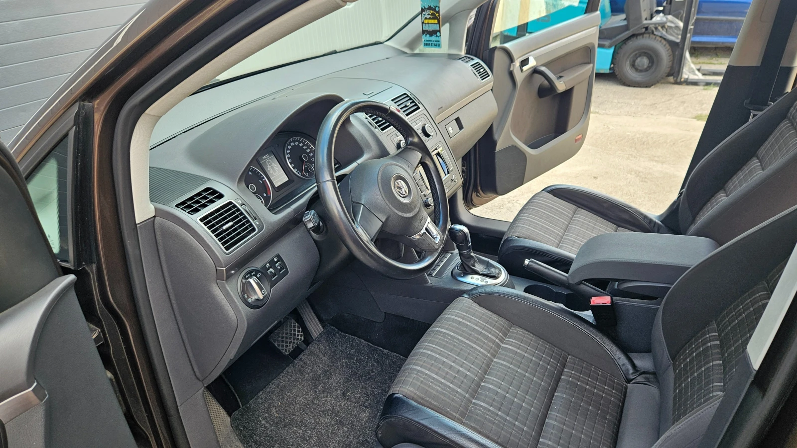 VW Touran CROSS* 2.0 TDI* DSG AUTOMAT* , снимка 10 - Автомобили и джипове - 56246821