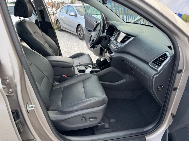 Hyundai Tucson -2.0CRDI-PREMIUM-4X4-FULL PACK, снимка 17 - Автомобили и джипове - 52145502
