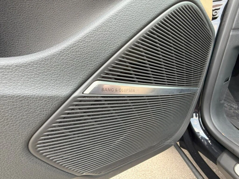 Audi Q8 PROGRESSIVE* DISTRONIK* PANO* BANG&OLUFSEN* KEYLES, снимка 11 - Автомобили и джипове - 52577314