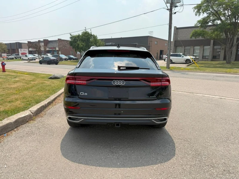 Audi Q8 PROGRESSIVE* DISTRONIK* PANO* BANG&OLUFSEN* KEYLES, снимка 4 - Автомобили и джипове - 52577314