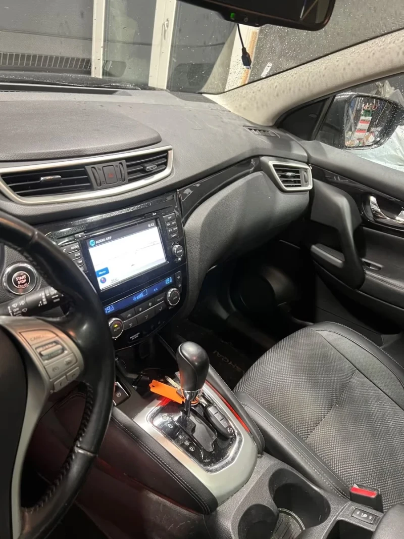 Nissan Qashqai 1.6d Tekna 131ps, снимка 7 - Автомобили и джипове - 52880723
