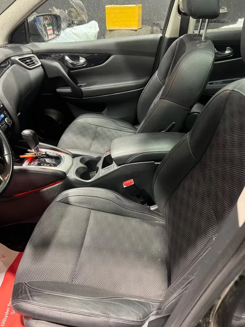 Nissan Qashqai 1.6d Tekna 131ps, снимка 8 - Автомобили и джипове - 52880723