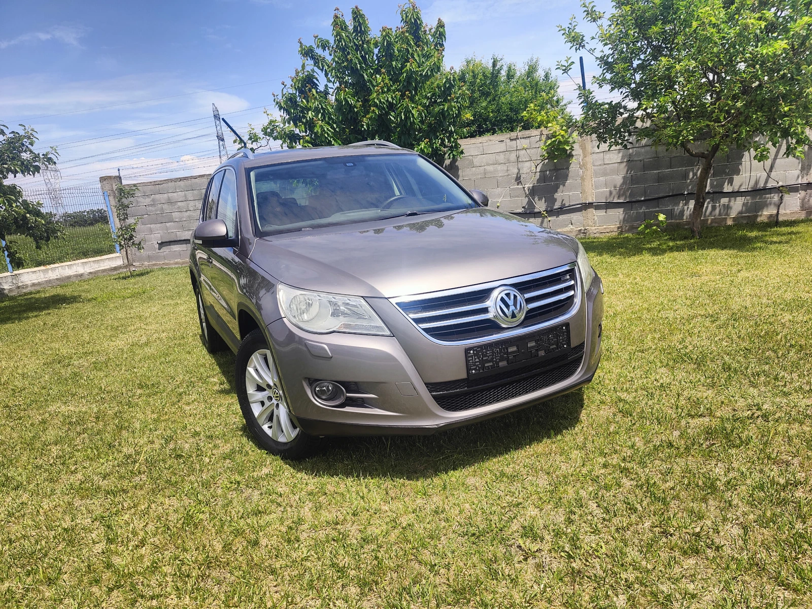 VW Tiguan 2.0TDI* NAVI* PANORAMA* SWISS - [1] 