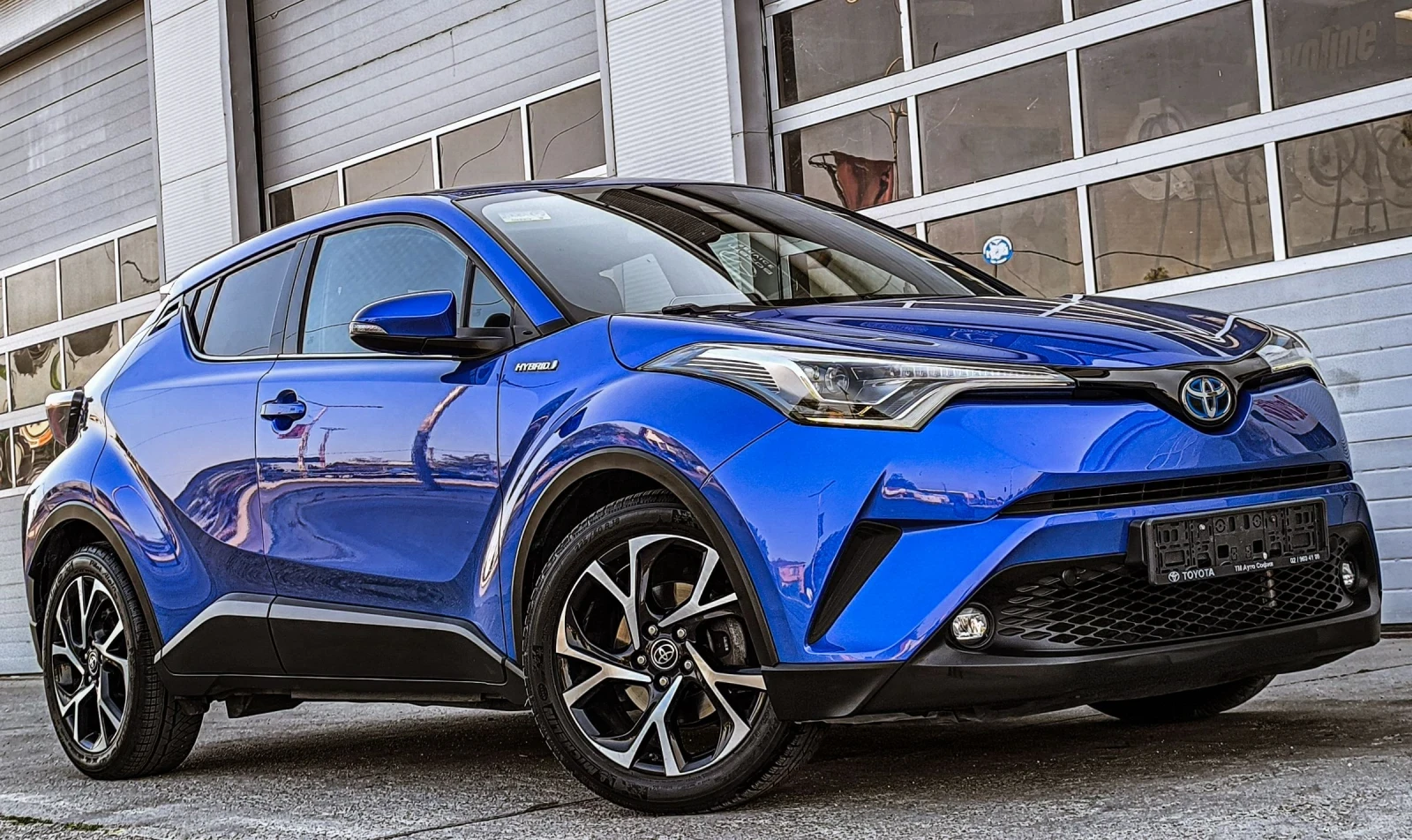 Toyota C-HR Hybrid 63000KM SOL SPORT EDITION  - изображение 3