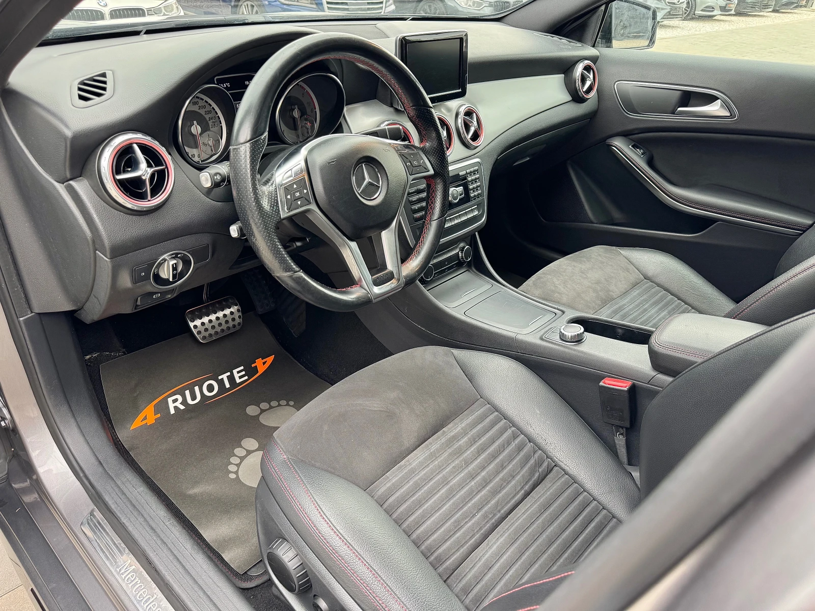 Mercedes-Benz GLA 220 CDi 4Matic AMG Pack - изображение 8