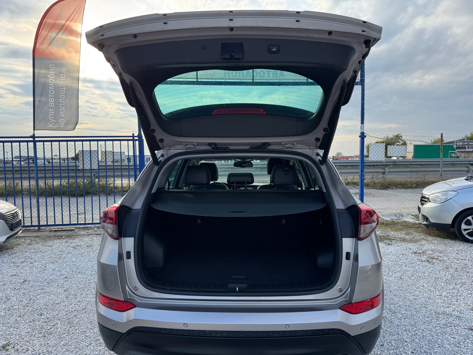 Hyundai Tucson -2.0CRDI-PREMIUM-4X4-FULL PACK - изображение 5
