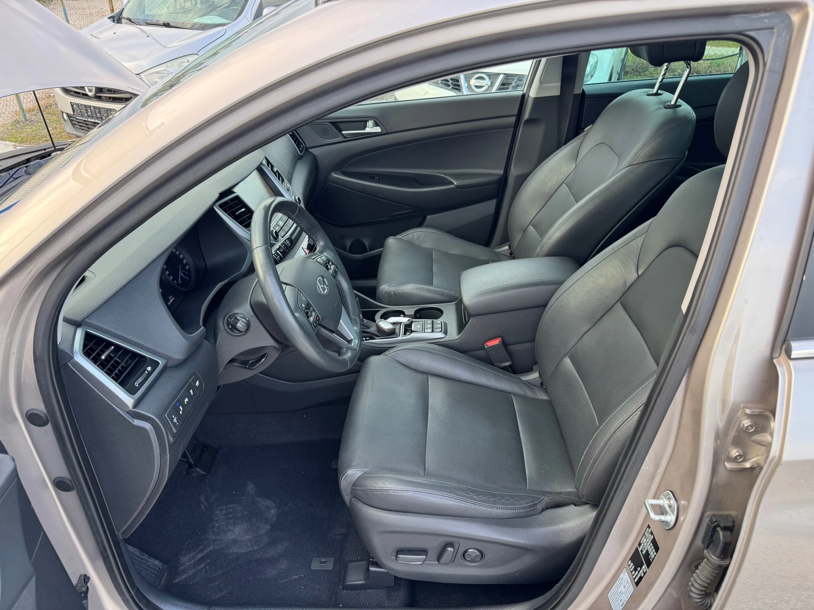 Hyundai Tucson -2.0CRDI-PREMIUM-4X4-FULL PACK | Mobile.bg   11