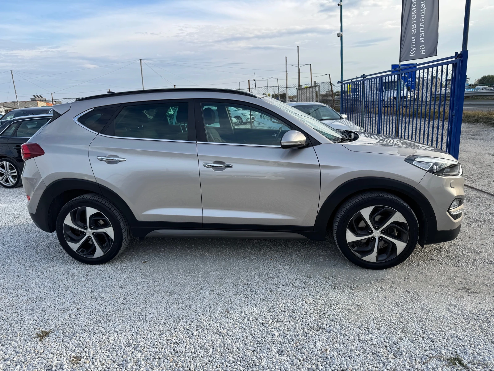Hyundai Tucson -2.0CRDI-PREMIUM-4X4-FULL PACK - изображение 7