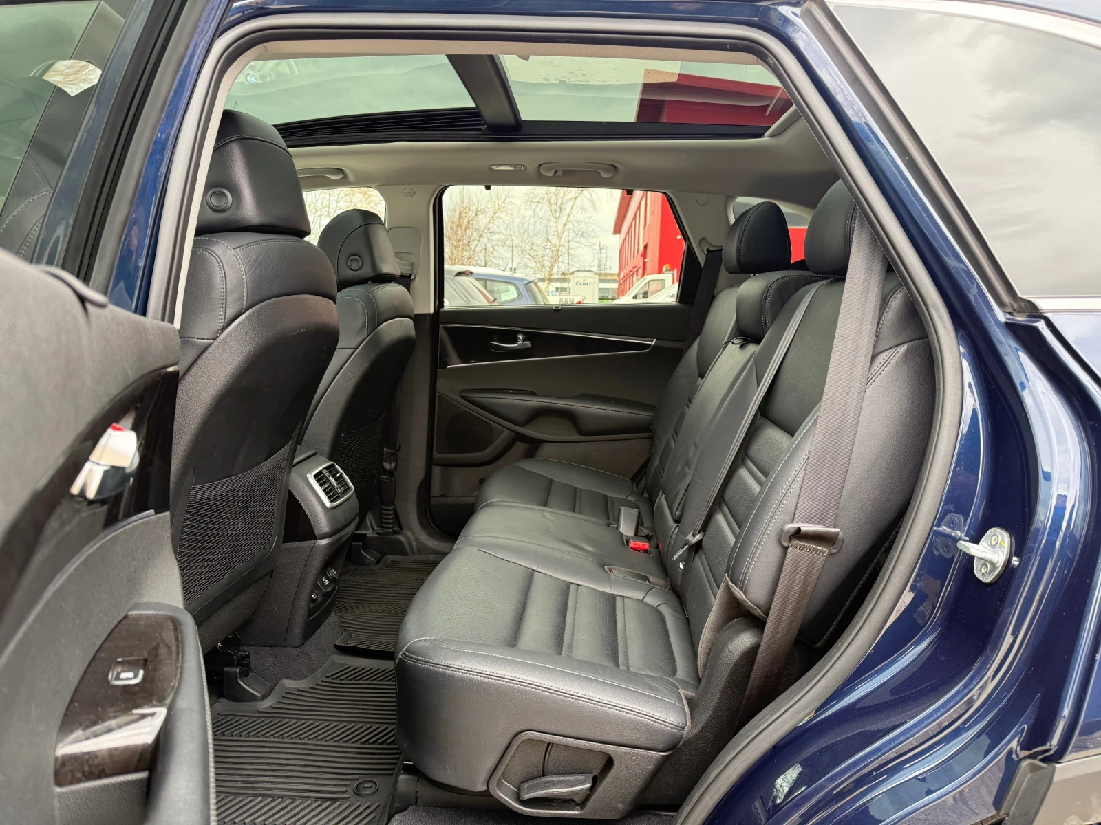 Kia Sorento 4х4* 7МЕСТА* М.ТОЧКА* КАМЕРА* ПОДГРЕВ* KeyLess, снимка 10 - Автомобили и джипове - 53894579