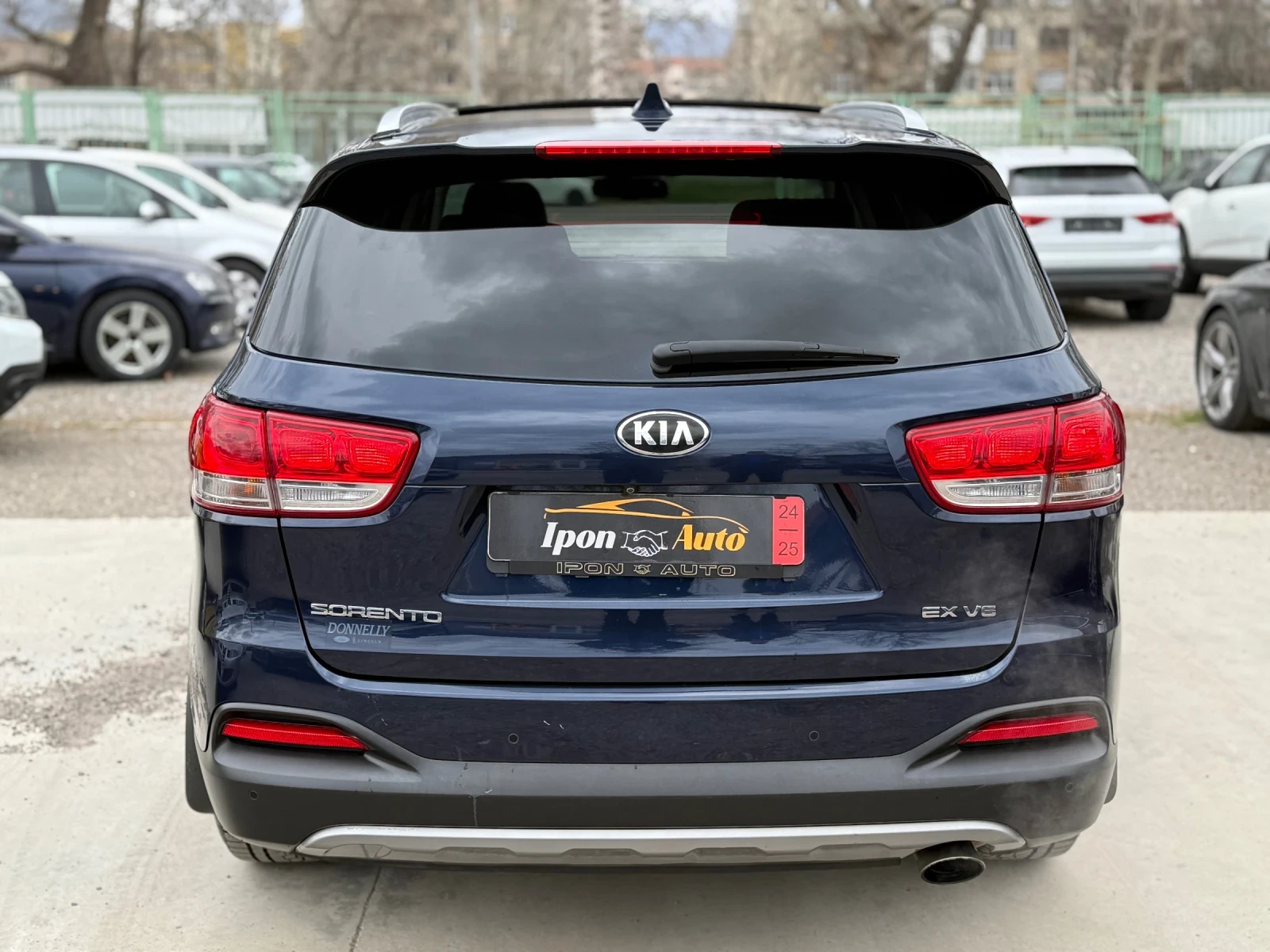 Kia Sorento 4х4* 7МЕСТА* М.ТОЧКА* КАМЕРА* ПОДГРЕВ* KeyLess, снимка 3 - Автомобили и джипове - 53894579