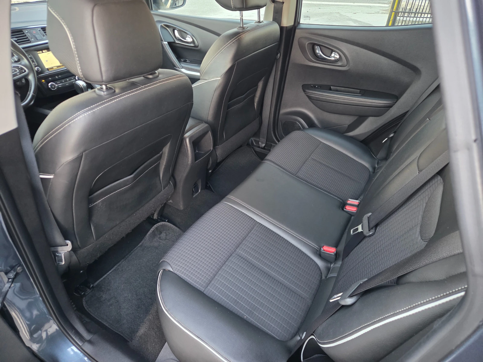 Renault Kadjar 1.2 T * PANORAMA* LED* PARK ASSIST* * KAMERA* , снимка 7 - Автомобили и джипове - 54008813