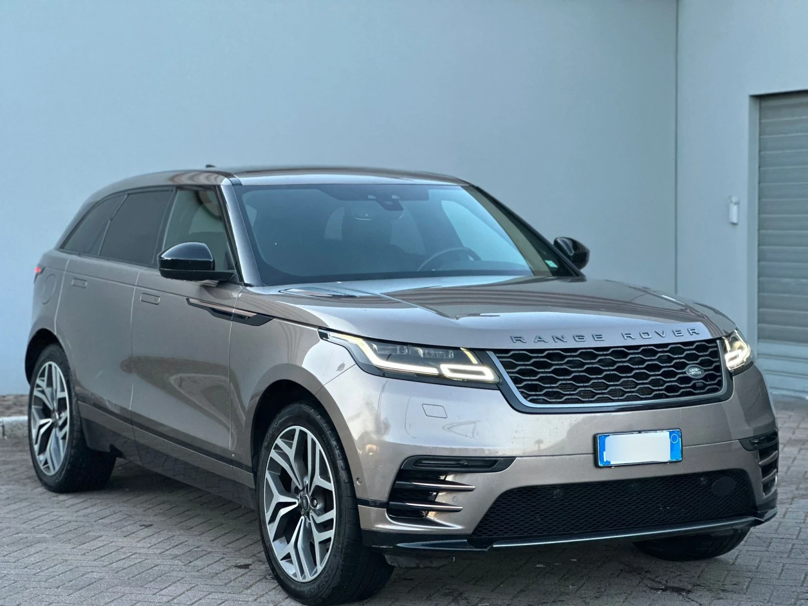 Land Rover Range Rover Velar 3.0 V6 SD6 First Edition