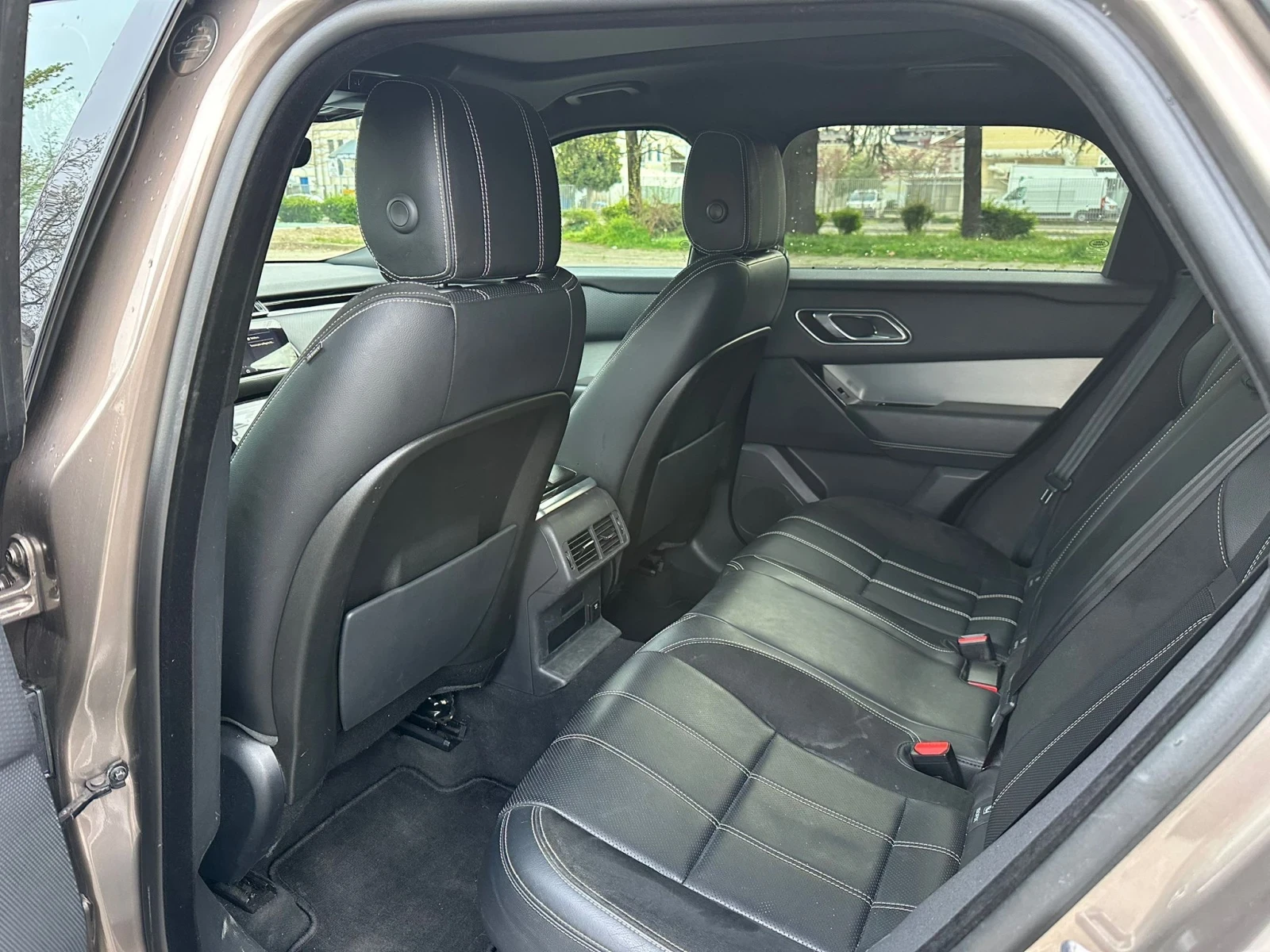 Land Rover Range Rover Velar 3.0 V6 SD6 First Edition, снимка 12 - Автомобили и джипове - 54088536