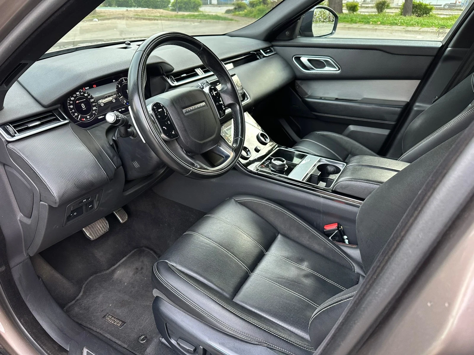 Land Rover Range Rover Velar 3.0 V6 SD6 First Edition, снимка 5 - Автомобили и джипове - 54088536