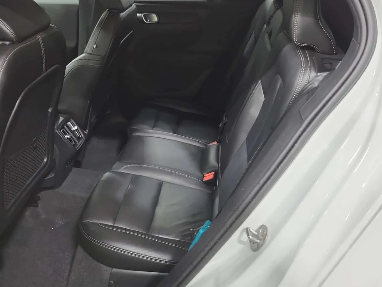 Volvo XC40 CORE  CARFAX, снимка 12 - Автомобили и джипове - 54445657
