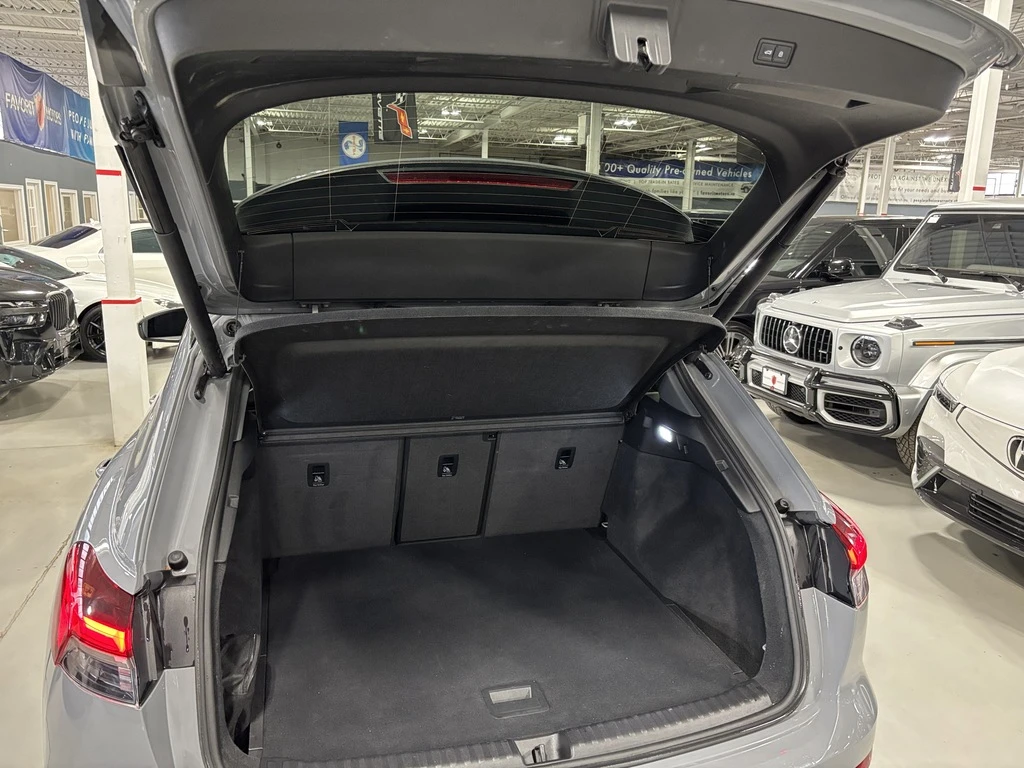 Audi Q4 e-tron/50QUATTRO/PANOROOF/SAFETY-TECH, снимка 15 - Автомобили и джипове - 54813984