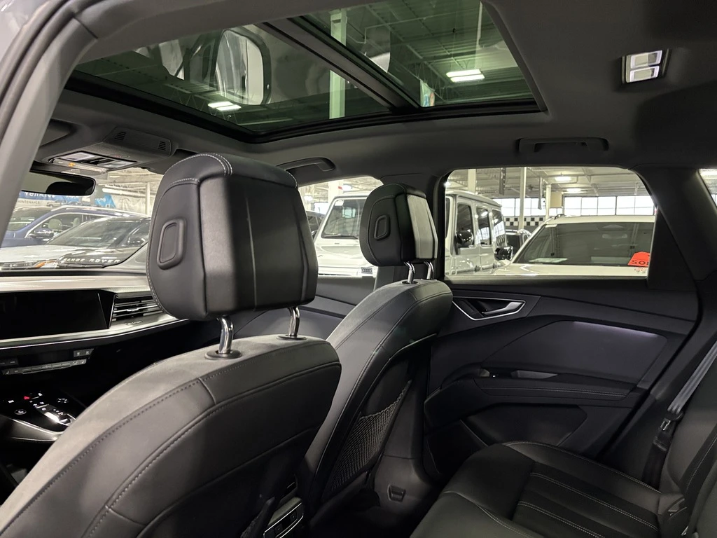 Audi Q4 e-tron/50QUATTRO/PANOROOF/SAFETY-TECH, снимка 14 - Автомобили и джипове - 54813984