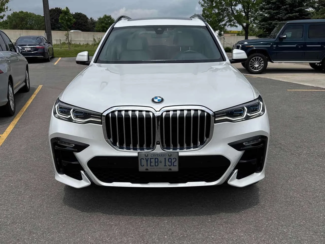 BMW X7 * xDrive50i * ДИСТРОНИК* 360КАМЕРА* ПАНО* ОБДУХВАН, снимка 2 - Автомобили и джипове - 54880127