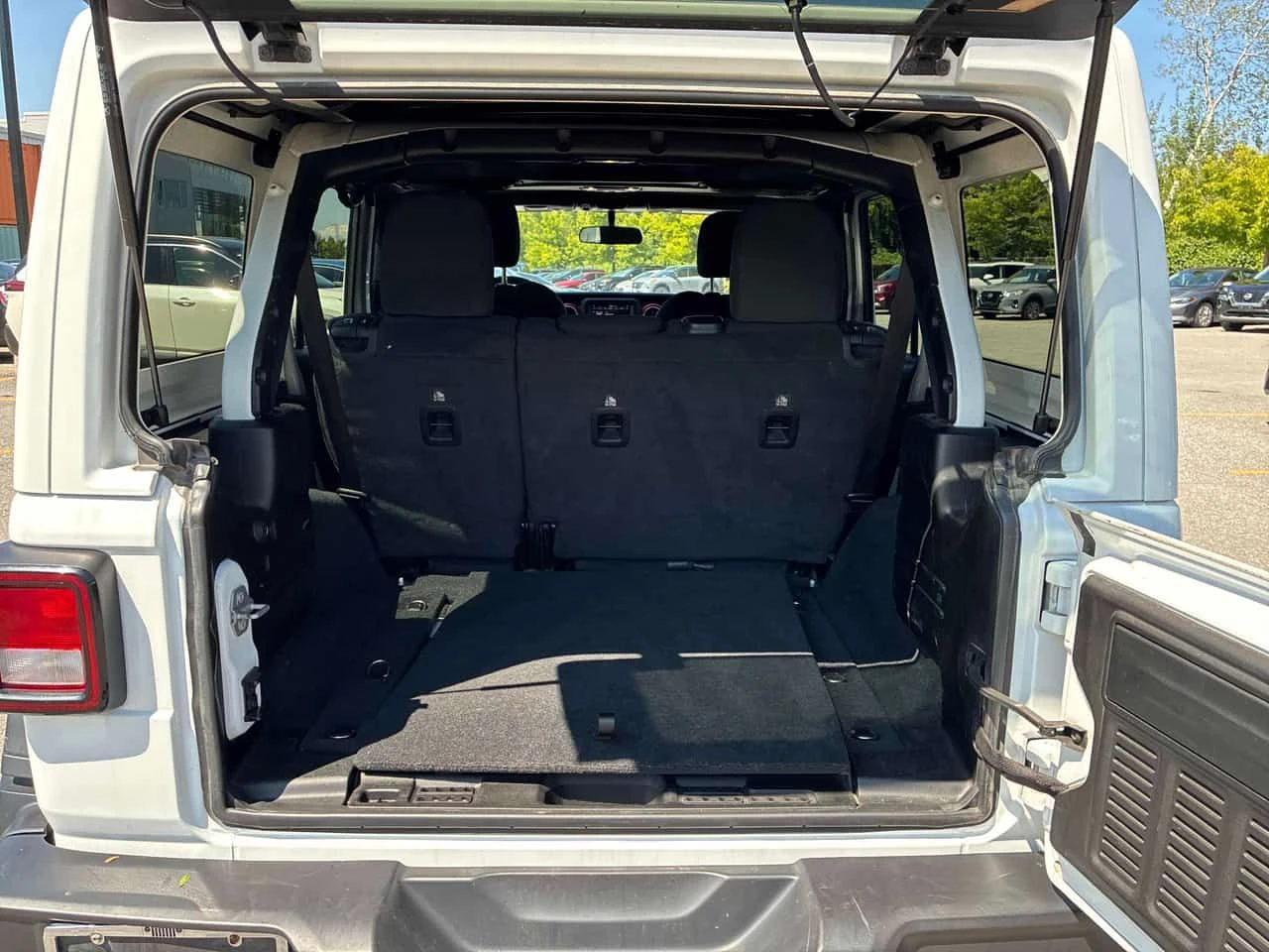 Jeep Wrangler * Unlimited Rubicon* АВТОКРЕДИТ БЕЗ ПЪРВОНАЧАЛНА* , снимка 15 - Автомобили и джипове - 55680776