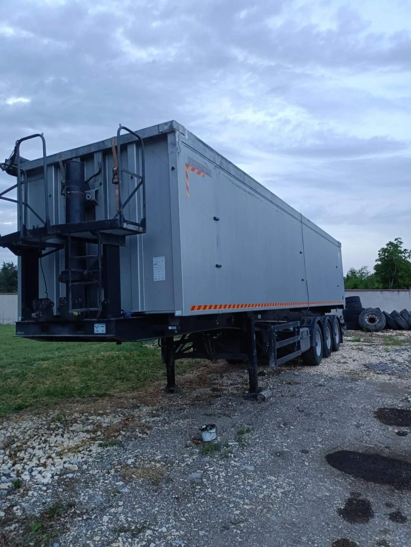 Полуремарке Други Reish 52 куб