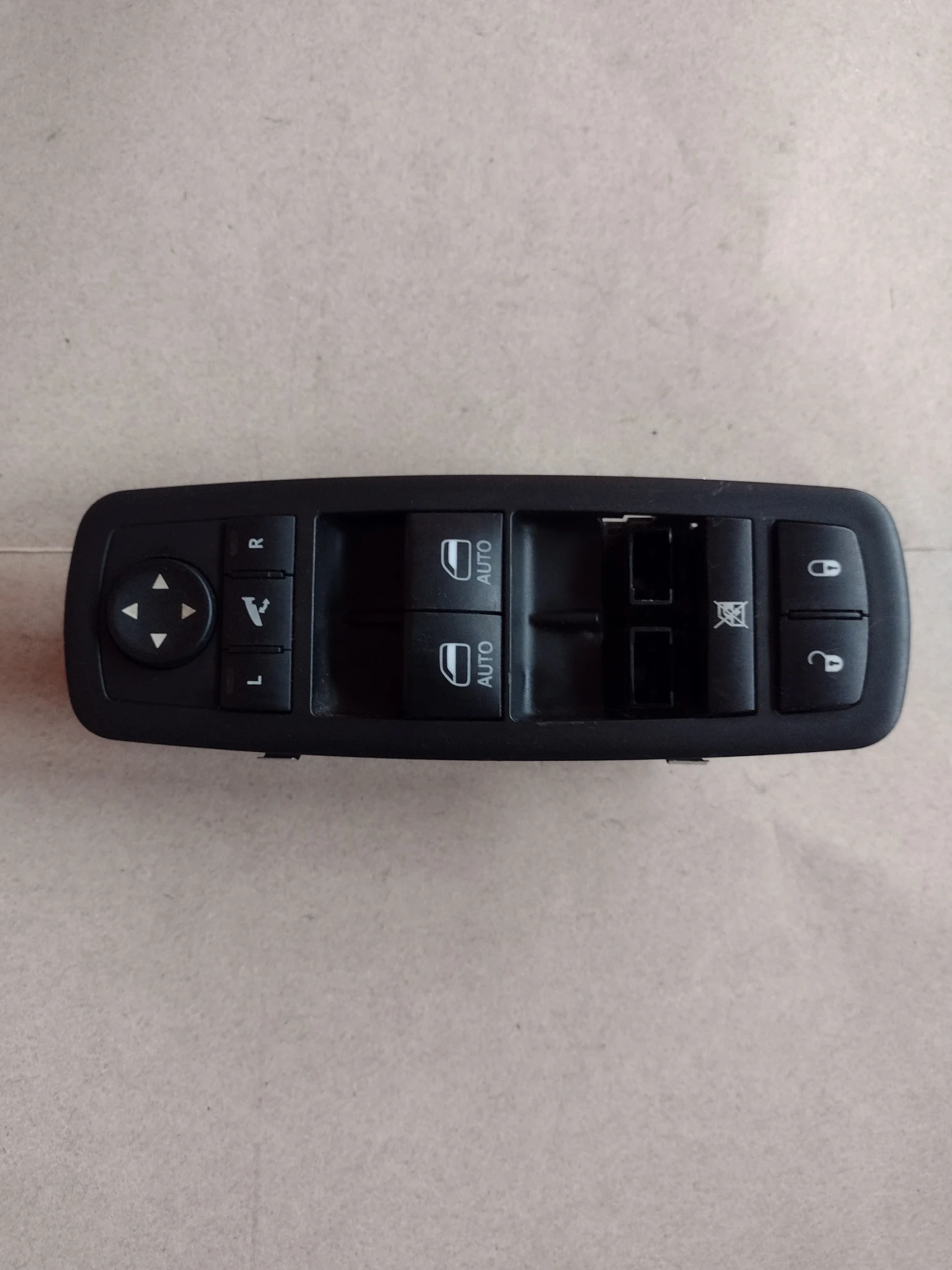 10034858 панел за управление на ел.стъкла / пр.лява врата JEEP GRAND CHEROKEE 68030826AC | Mobile.bg — изображение 1