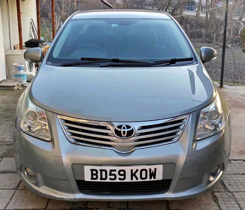 Toyota Avensis 2.0 Газ/Бензин, снимка 2 - Автомобили и джипове - 48911193