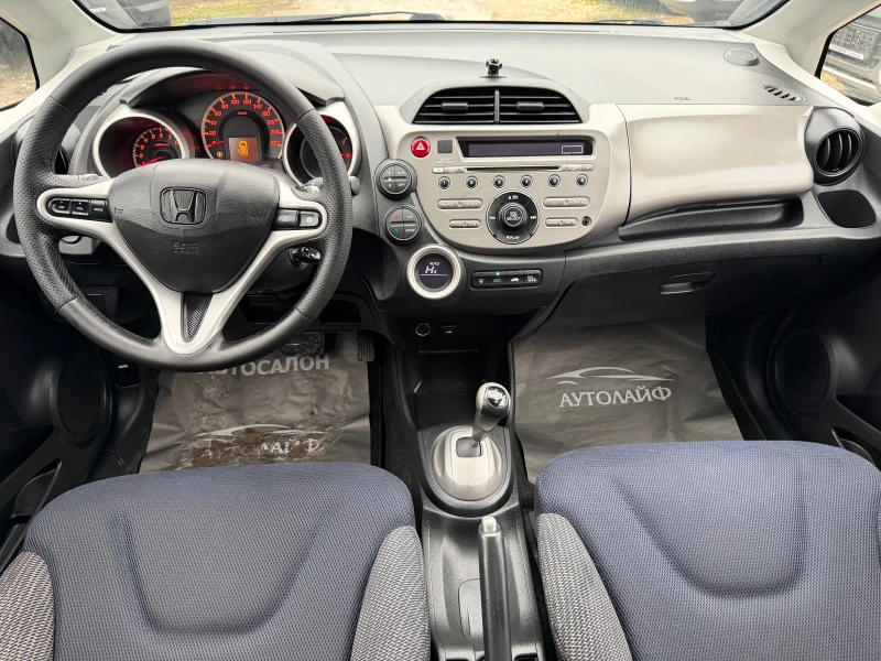Honda Jazz 1.4I AVTOMAT, снимка 8 - Автомобили и джипове - 53354906