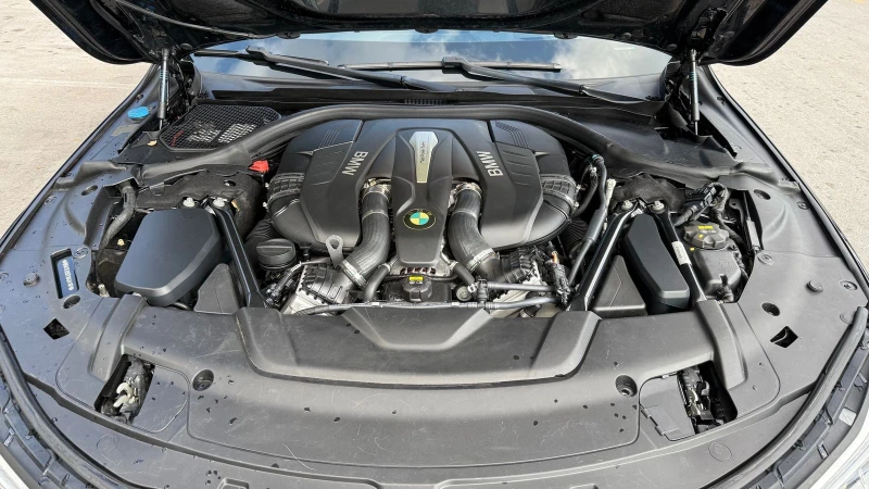 BMW 750 Xdrive M* Дистроник* Head Up* Следене* М.точка* HK - 40500 лв. - 89841470 | Car24.bg
