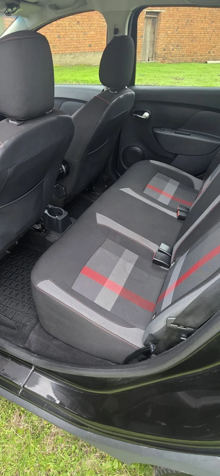 Dacia Sandero 1.5 STEPWAY, снимка 10 - Автомобили и джипове - 52685558