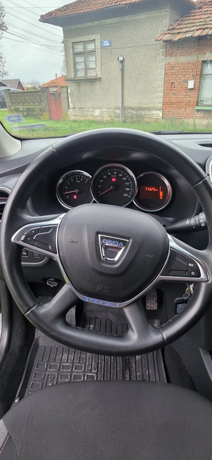 Dacia Sandero 1.5 STEPWAY, снимка 9 - Автомобили и джипове - 52685558