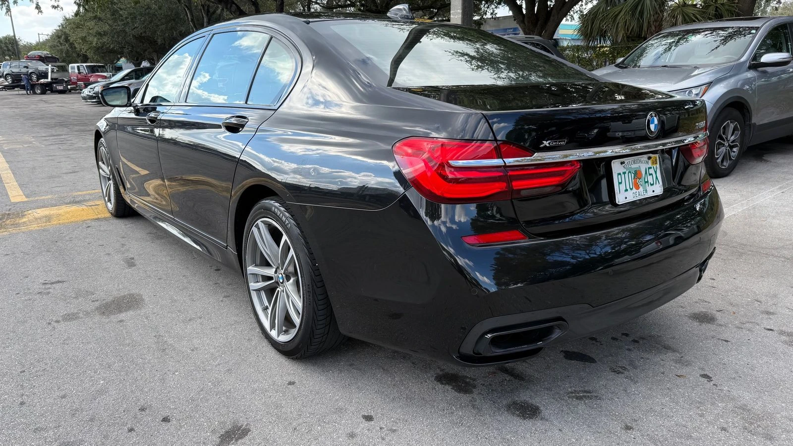 BMW 750 Xdrive M* Дистроник* Head Up* Следене* М.точка* HK - изображение 6