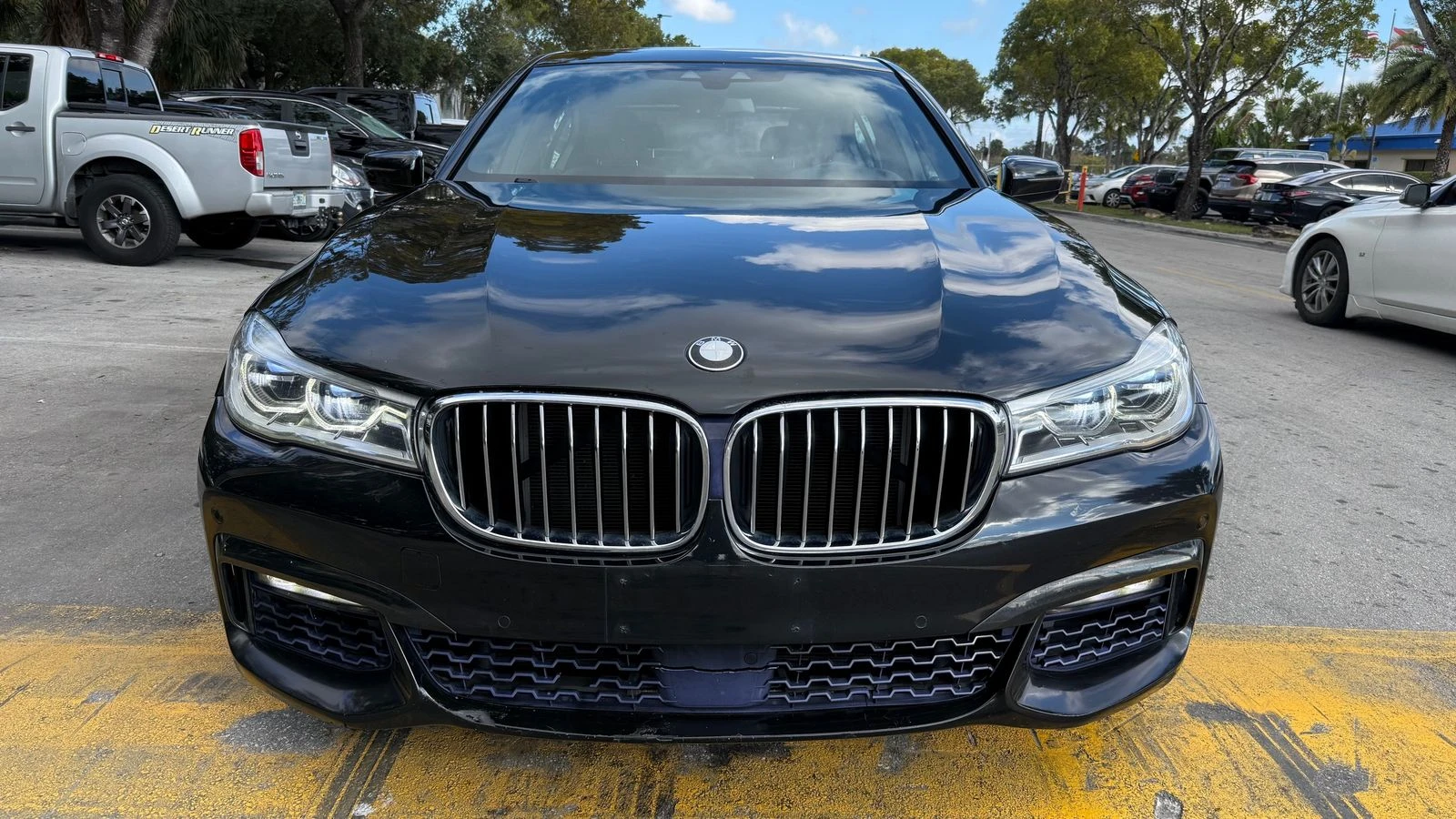 BMW 750 Xdrive M* Дистроник* Head Up* Следене* М.точка* HK - изображение 2
